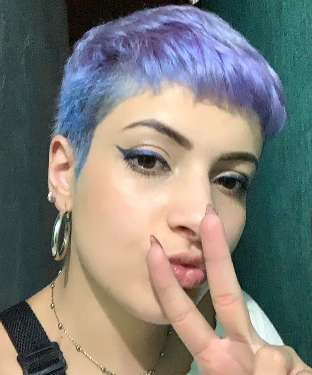 Cabelo azul curto (1).jpg